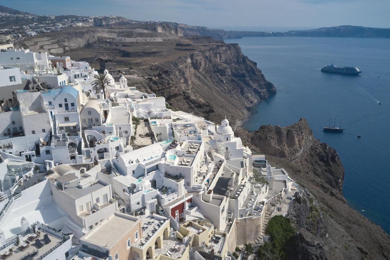 Amphitheater Cave Houses Fira  Eksteriør billede